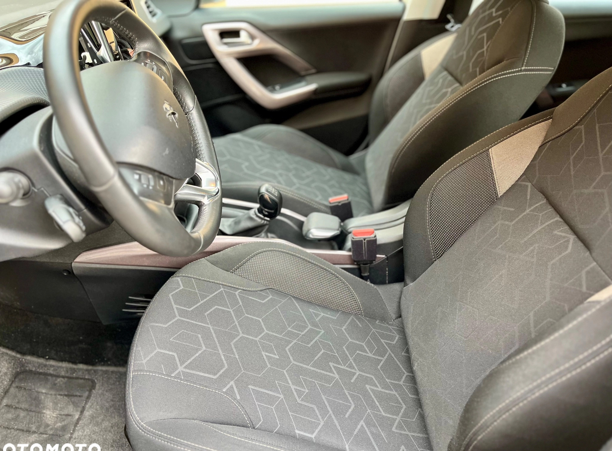 Peugeot 2008 cena 45500 przebieg: 131993, rok produkcji 2016 z Świętochłowice małe 781